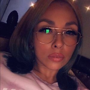 Meet your Posher, Keren